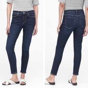 #900 The Limited skinny leg stretch dark wash jeans sz 8S